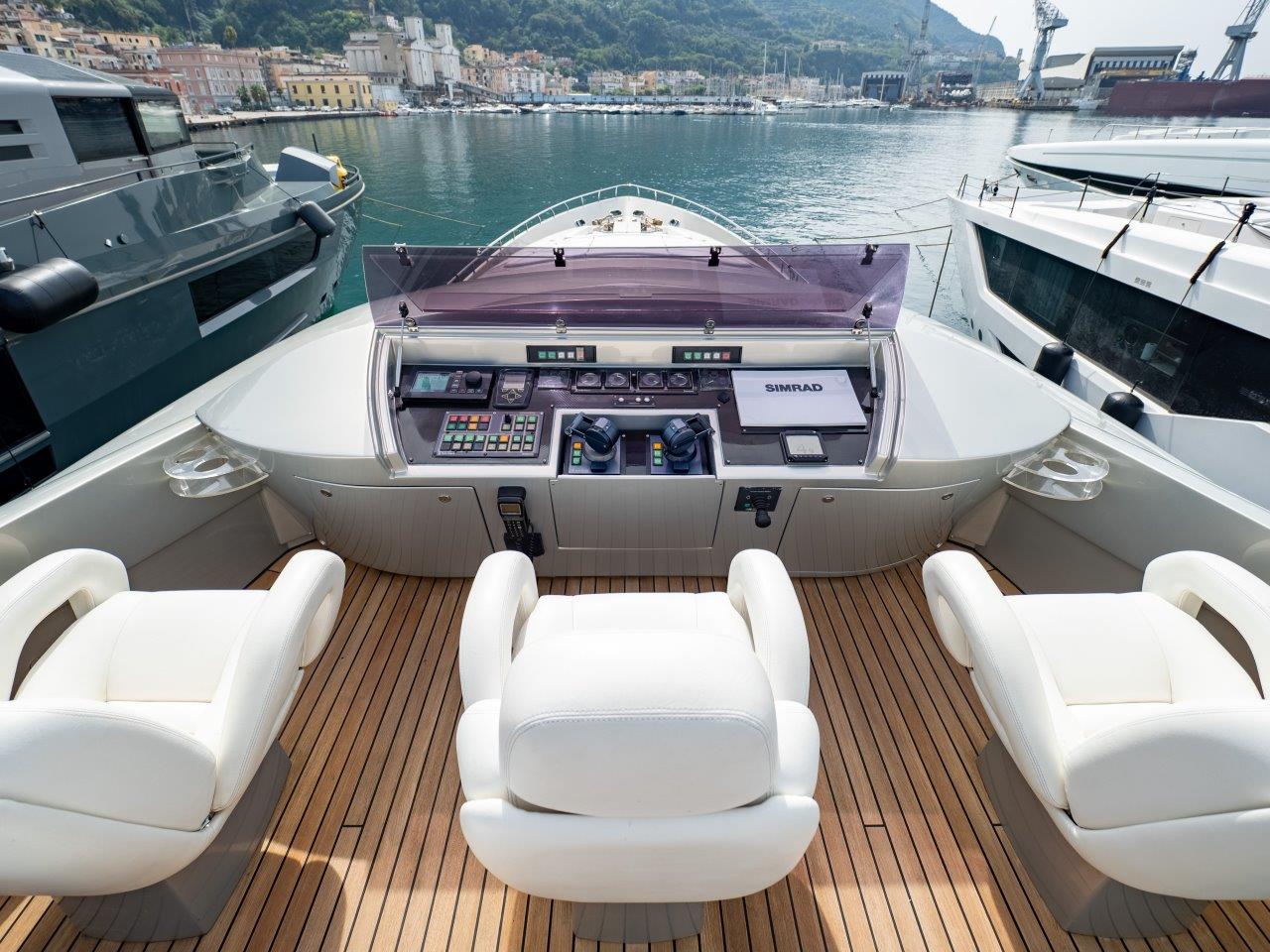 2010 PERSHING 115' 